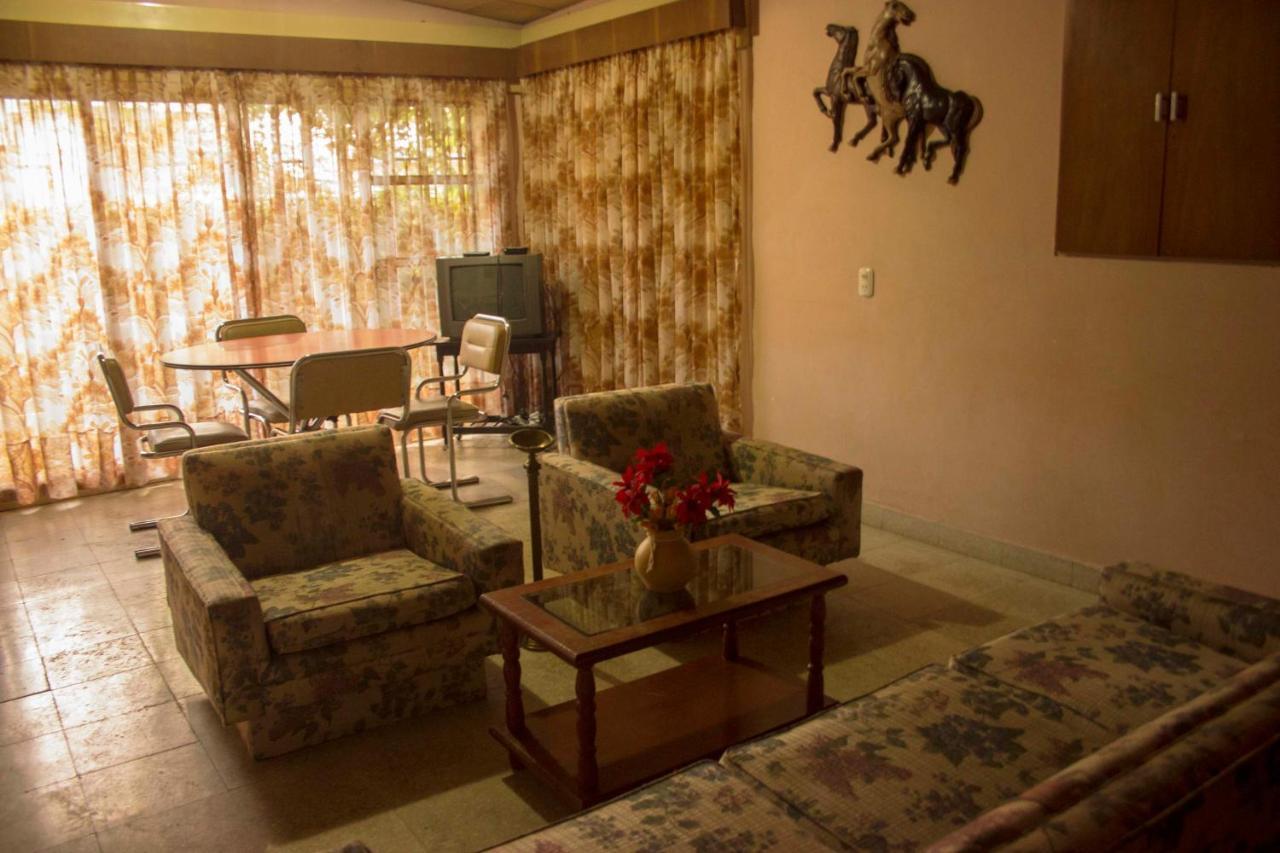 Casa Con Pileta Exclusiva Y Parque En Carlos Paz *